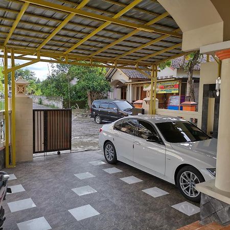 Nariska Suite Homestay Yogyakarta Exterior photo