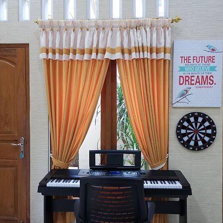 Nariska Suite Homestay Yogyakarta Exterior photo